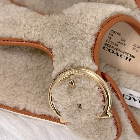 Women's Beige & Brown Fuzzy Thong Sandals w. Gold Hardware Size 37.5 - Picture 8 of 10